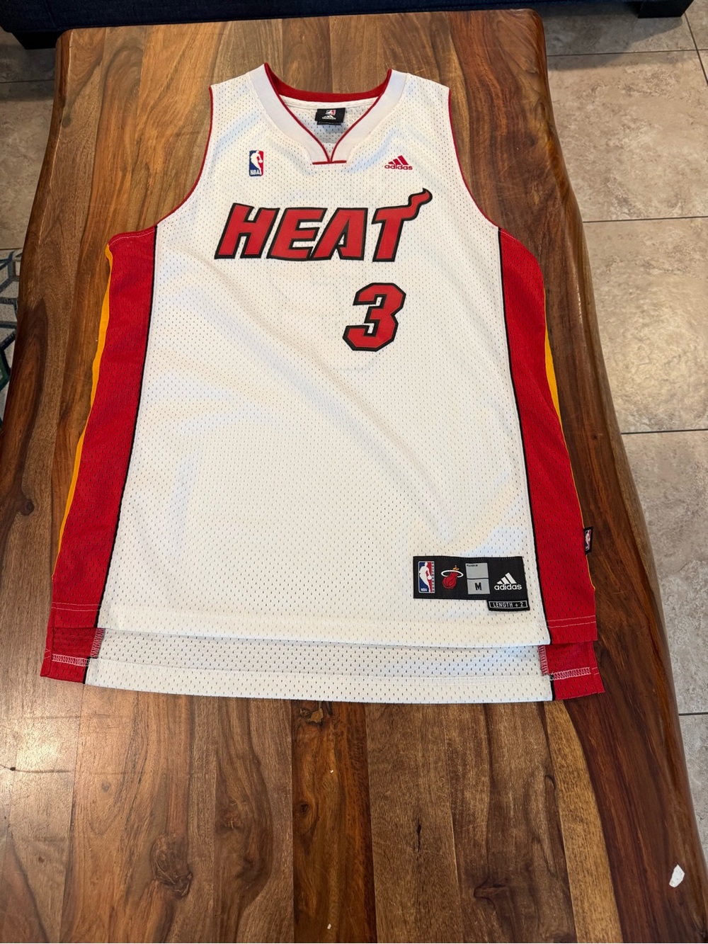 100% authentic Dwayne Wade stiched White Red Miami Heat NBA Jersey Tag mens M